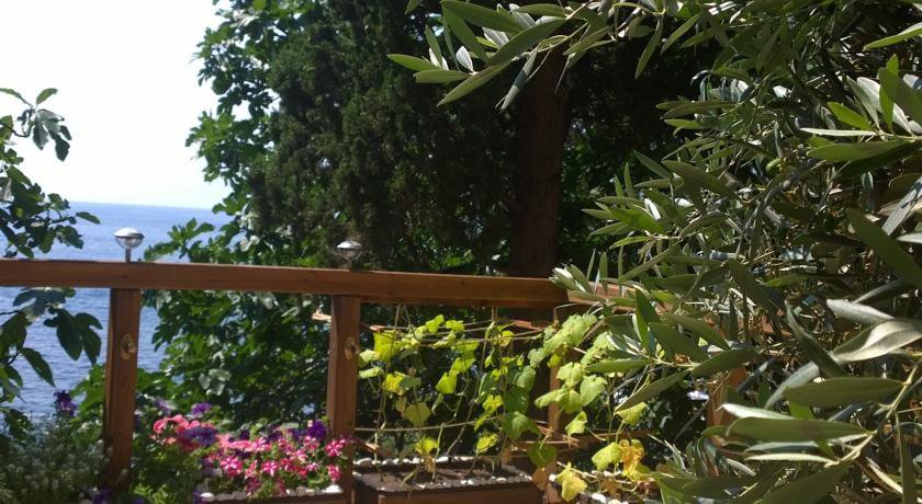 Гостевой дом Дом для отдыха Массандровская, 13  Ялта-11