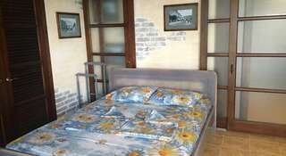 Гостевой дом Дом для отдыха Массандровская, 13  Ялта Семейный номер-студио-5