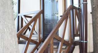 Гостевой дом Дом для отдыха Массандровская, 13  Ялта Трехместный номер с балконом-2