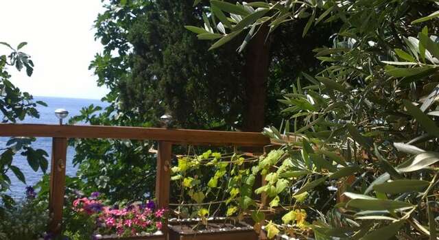 Гостевой дом Дом для отдыха Массандровская, 13  Ялта-10